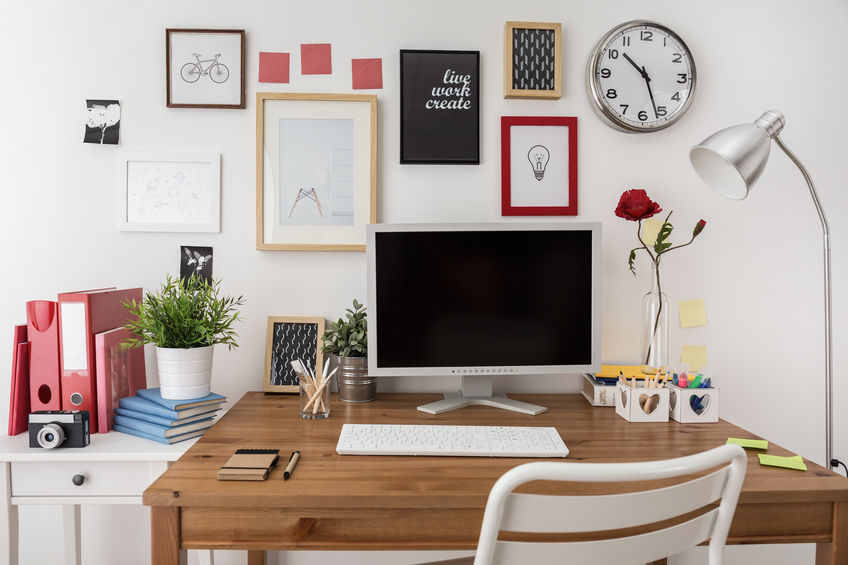 10 Desk Decor Ideas: How to Decorate Your Office Desk